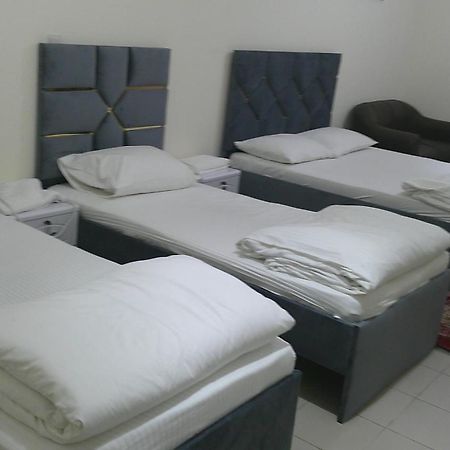 Ruby Star Hostel Dubai F2 Eksteriør billede